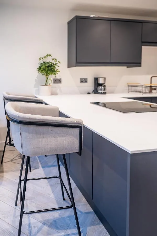 Apartament Modern 4-Bedroom Townhouse In Gated Community Near Leeds City Centre