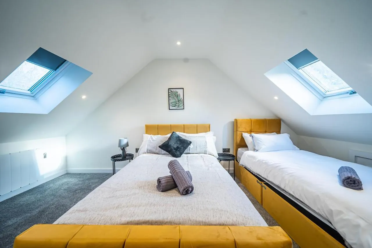 Apartament Modern 4-Bedroom Townhouse In Gated Community Near Leeds City Centre Wielka Brytania