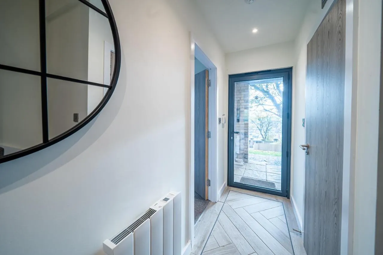 Modern 4-Bedroom Townhouse In Gated Community Near Leeds City Centre 0*, Leeds (West Yorkshire) Wielka Brytania